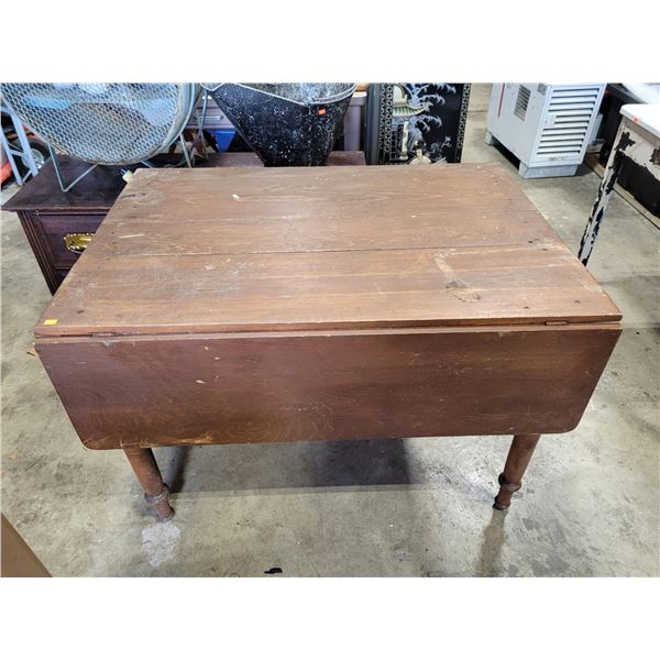 VTG Wooden Extendable Table