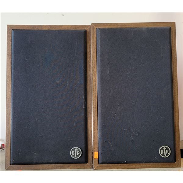 VTG Pair of RTR EXP-8V Bookshelf Speakers