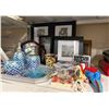 Image 3 : Vintage & Home Decor Shelf Lot: Stemware, Framed Art, Collectibles, Lamps & Kitchenware