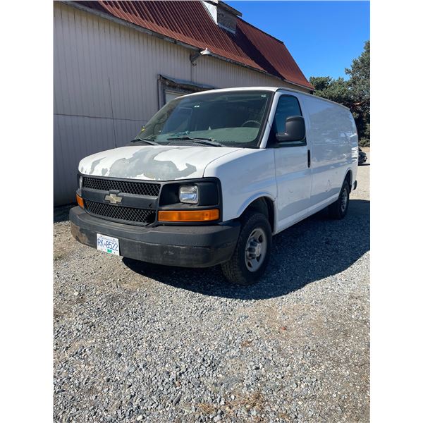2007 White Cheverolet Express Cargo Van - VIN: 1GCGG25V071221998