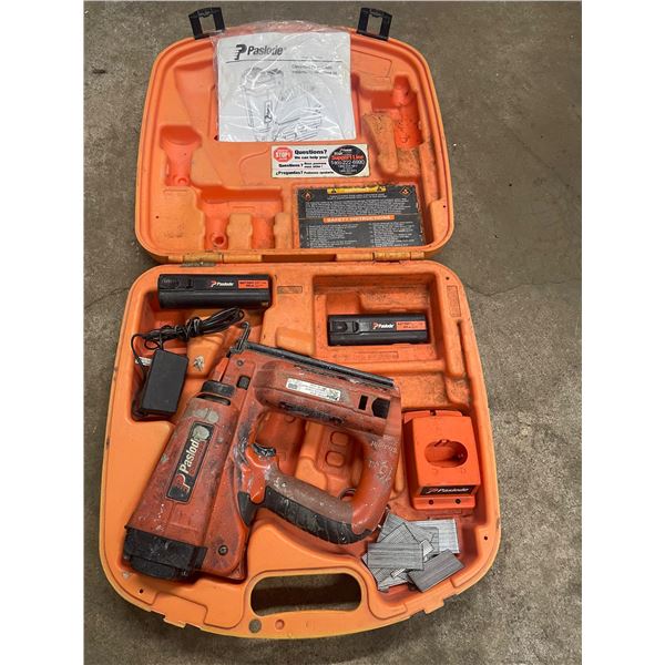 Paslode Cordless 16-Gauge Angled / Straight Finish Nailer Kit