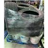 Image 2 : Pallet - Bundled Stack of Various Tires, Paint Cans & Buckets