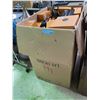 Image 3 : Box of Various Signs/Decor - Hands Up, Eyeglass Frame, Pineapple Candle Holder, Etc.