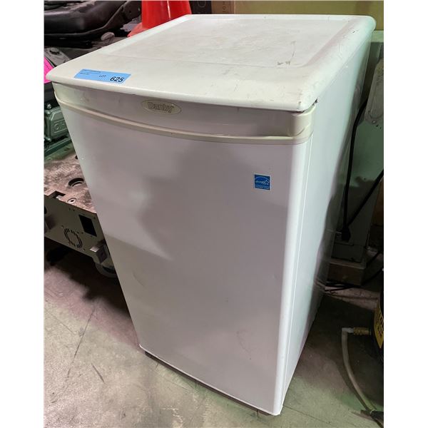 3.2 cubic Feet White Compact Refrigerator (Untested)