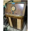 Image 1 : Philco Model 38-4 Floor Console Tube Radio - around 1930's