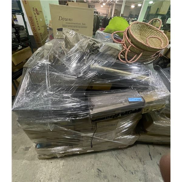 Large Pallet of Vintage Electronics