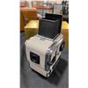 Image 4 : HASSELBLAD 500 EL/M MOTORIZED, MODULAR 6X6 MEDIUM-FORMAT FILM SLR CAMERA WITH