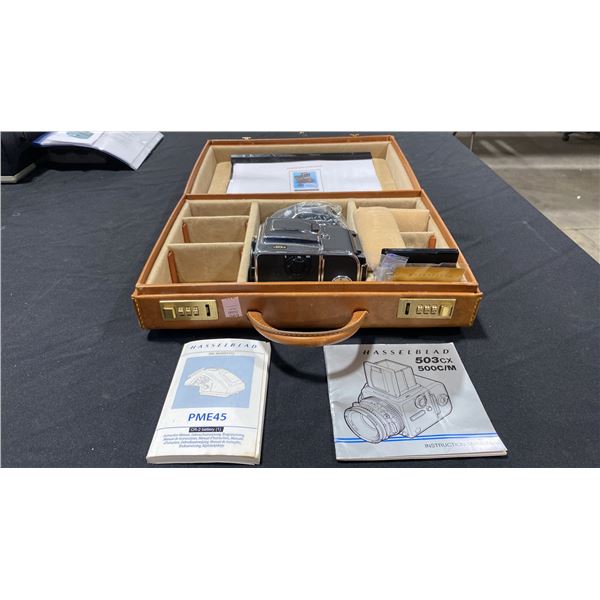 HASSELBLAD 503 CX MODULAR, MEDIUM-FORMAT SLR FILM CAMERA SET IN CASE