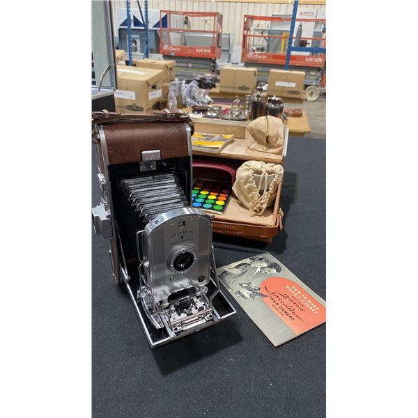 POLAROID SPEEDLINER LAND CAMERA MODEL 95B WITH CASE AND ACCESSORIES