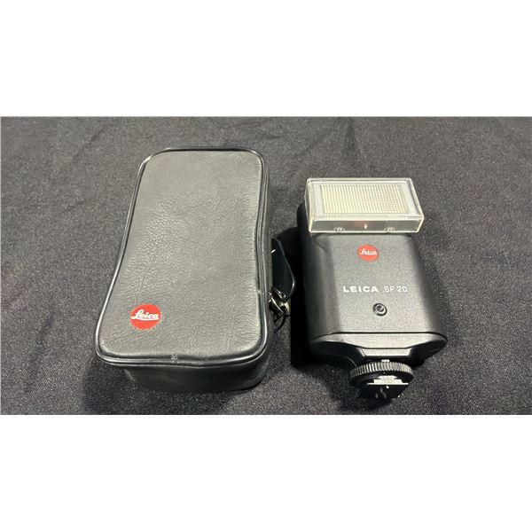 LEICA SF 20 FLASH WITH CASE