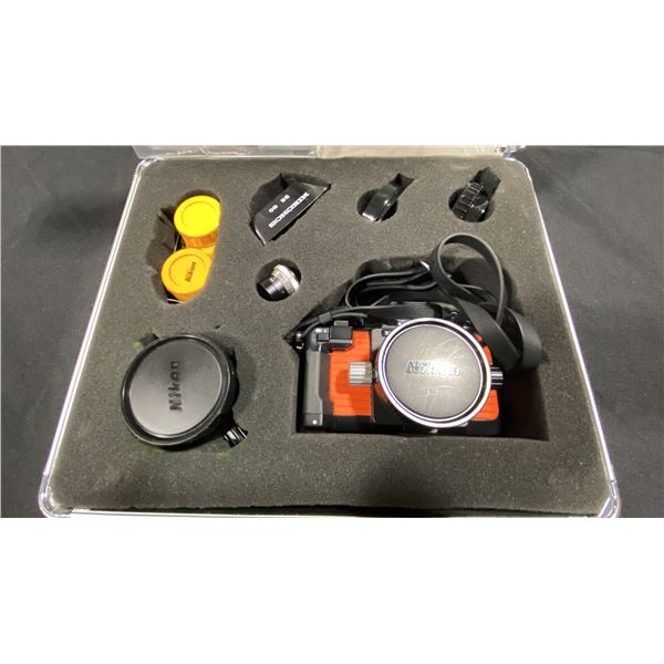 NIKON NIKONOS-V 35MM FILM CAMERA SET WITH CASE AND ACCESSORIES