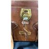 Image 7 : PERRIN CALIFORNIA ROLLEIFLEX VINTAGE BROWN LEATHER CAMERA BAG WITH KEY