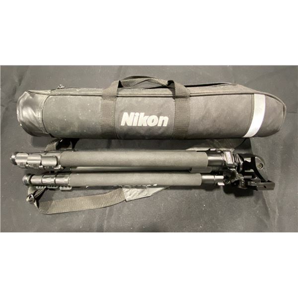 NIKON ADJUSTABLE CAMERA TRIPOD WITH CARRYING CASE
