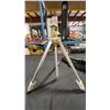 Image 2 : LINHOF COMBI REPORT VINTAGE LIGHTWEIGHT ADJUSTABLE ALUMINUM TRIPOD WITH CARRYING BAG