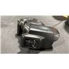 Image 11 : HASSELBLAD 503CXI MEDIUM-FORMAT FILM CAMERA WITH CARL ZEISS PLANAR
