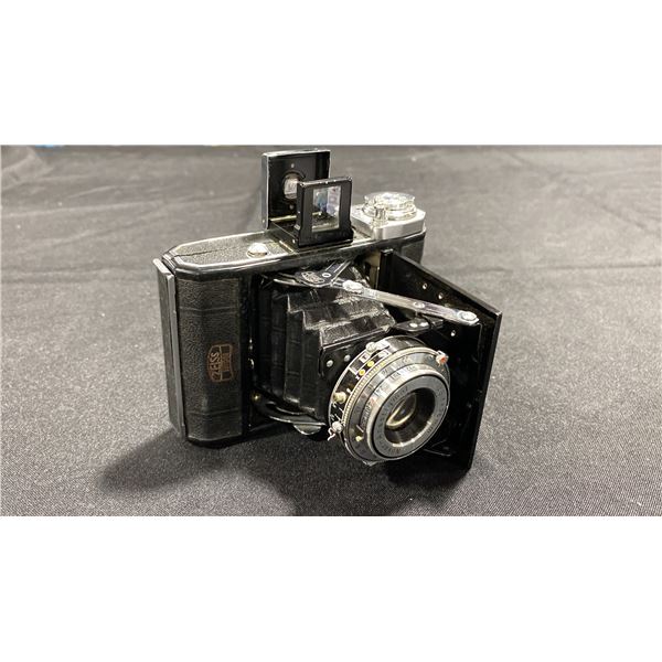 ZEISS IKON IKONTA MEDIUM-FORMAT FOLDING CAMERA WITH NOVAR-ANASTIGMAT 75MM LENS & PRONTO SHUTTER