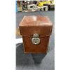Image 11 : ROLLEICORD VINTAGE 120 MEDIUM FORMAT TWIN LENS REFLEX CAMERA WITH CASE