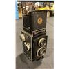 Image 2 : ROLLEICORD VINTAGE 120 MEDIUM FORMAT TWIN LENS REFLEX CAMERA WITH CASE