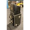 Image 3 : ROLLEICORD VINTAGE 120 MEDIUM FORMAT TWIN LENS REFLEX CAMERA WITH CASE