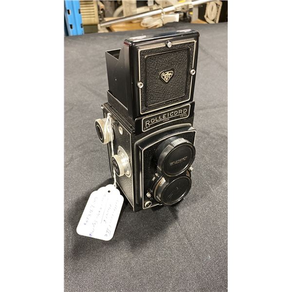 ROLLEICORD VINTAGE 6X6 MEDIUM FORMAT TWIN LENS REFLEX CAMERA