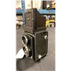 Image 3 : ROLLEICORD VINTAGE 6X6 MEDIUM FORMAT TWIN LENS REFLEX CAMERA