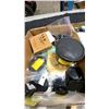 Image 5 : 4 BOXES OF ASSORTED LENS SHADES/HOODS/CAPS, FOCUSING SCREENS & MORE