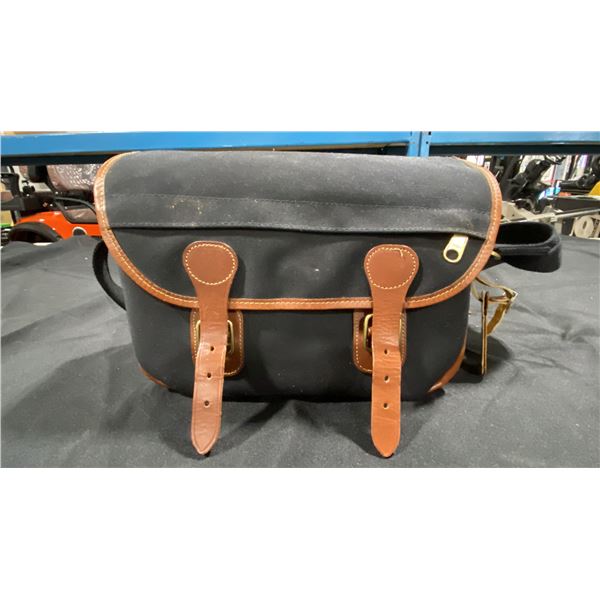 BILLINGHAM ALICE BLACK CAMERA BAG