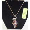 Image 1 : VINTAGE ESTATE NECKLACE WITH JEWELRY DISPLAY