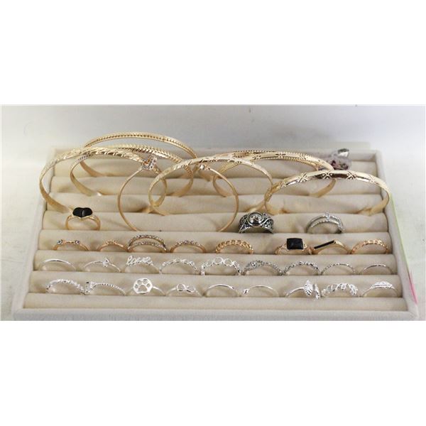 JEWELRY ORGANIZER TRAY WITH RINGS AND BANGLES