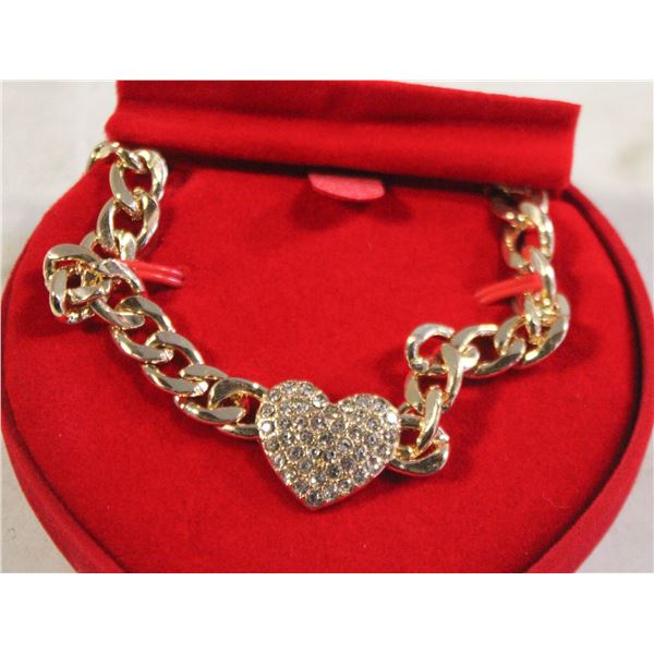 ESTATE NECKLACE