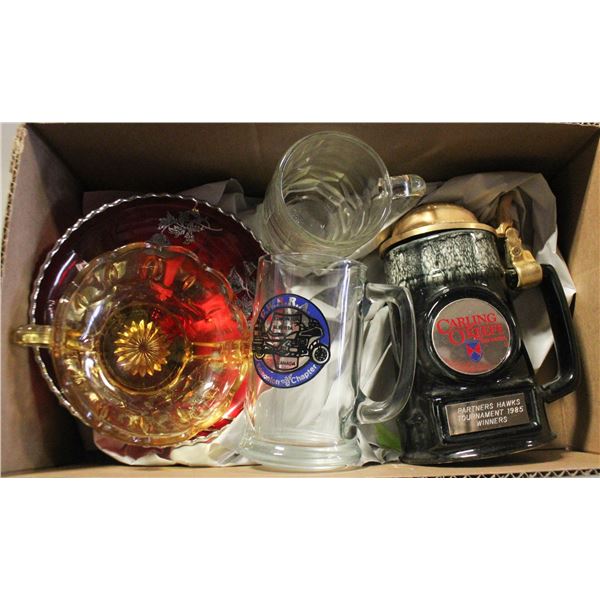 VINTAGE DECOR AND COLLECTIBLES ASSORTED LOT