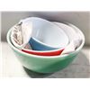 Image 1 : VINTAGE PYREX PRIMARY NESTING BOWLS- SET OF 3