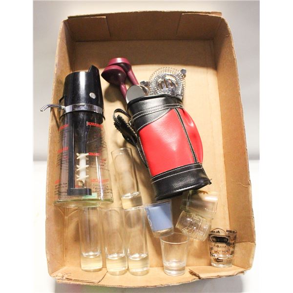 NOVELTY GOLF BAG W/ ASSORTED DRING MIXER TOOLS