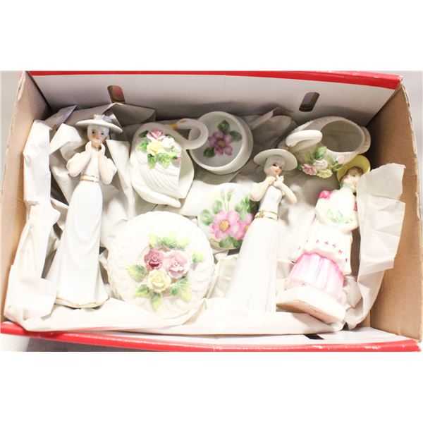 VINTAGE PORCELAIN COLLECTIBLES