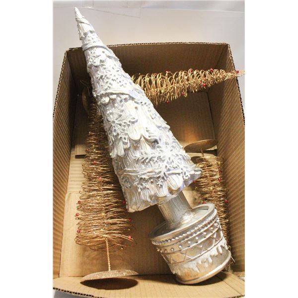 DECORATIVE CHIRSTMAS ITEMS ASSORTED