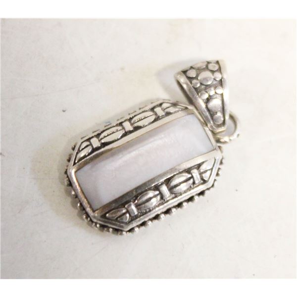 LARGE 925 STERLING SILVER PENDANT 7.5 GRAMS.
