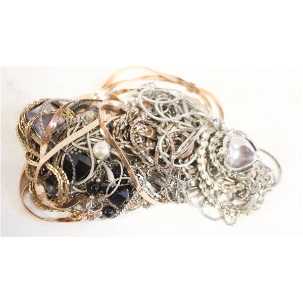ESTATE NECKLACES ASSORTED COLLECTION