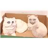 Image 1 : PAIR OF CERAMIC CAT DÉCOR