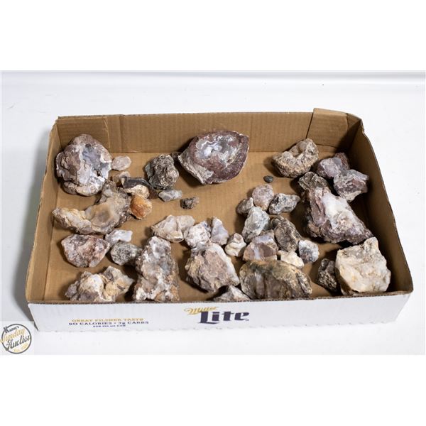 LARGE TRAY OF GENUINE STONE SPECIMENS/CRYSTALS/ETC