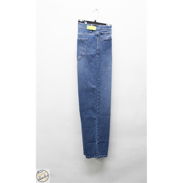 NEW KENSIE WOMEN'S CLASSIC FIT JEAN SIZE 12