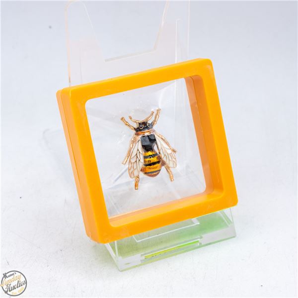NEW BEE BROOCH 1.38”X1.02 GOLDTONE ACCENTS