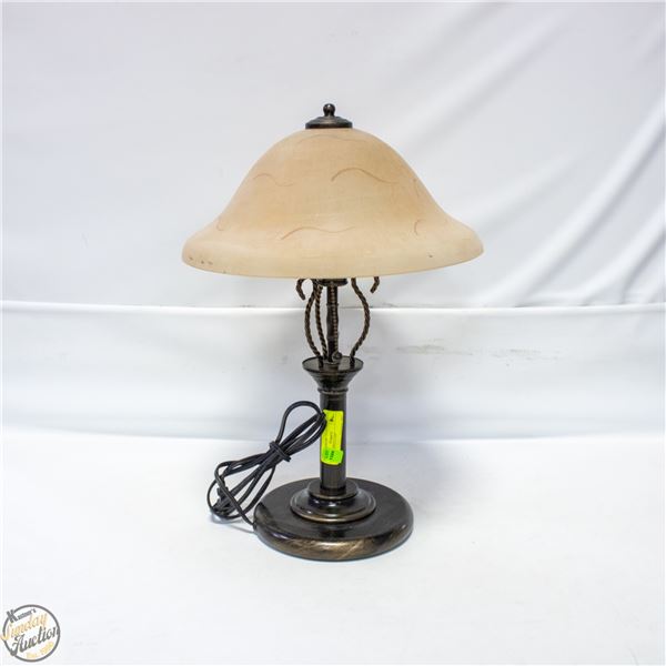 BROWN TABLE LAMP H-21"