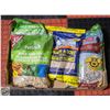 Image 1 : 4 BAGS OF ASSORTED BIRD SEED