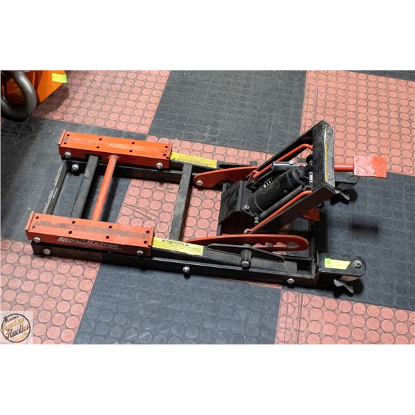 MOTORCYCLE LIFT FOOT OPERATED