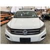 Image 6 : PARKSVILLE - 2015 VOLKSWAGEN TIGUAN WHITE 213638 KMS - 558144-1