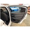 Image 41 : PARKSVILLE - 2011 DODGE AVENGER WHITE 132923 KMS - 526024-3