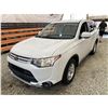 Image 3 : PARKSVILLE - 2015 MITSUBISHI OUTLANDER WHITE 244281 KMS - 600704-2