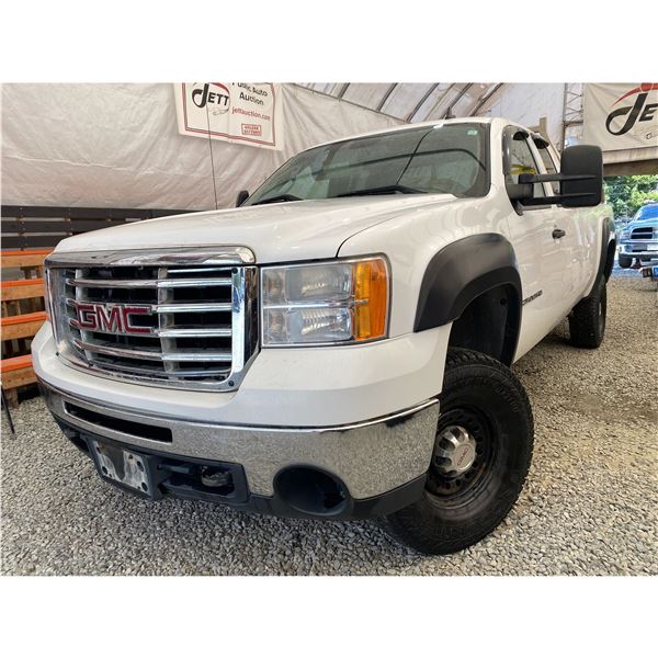 PARKSVILLE - 2007 GMC SIERRA WHITE 229963 KMS - 564934-2
