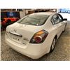 Image 15 : PARKSVILLE - 2011 NISSAN ALTIMA WHITE 244659 KMS - 140990-3