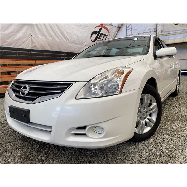 PARKSVILLE - 2011 NISSAN ALTIMA WHITE 244659 KMS - 140990-3